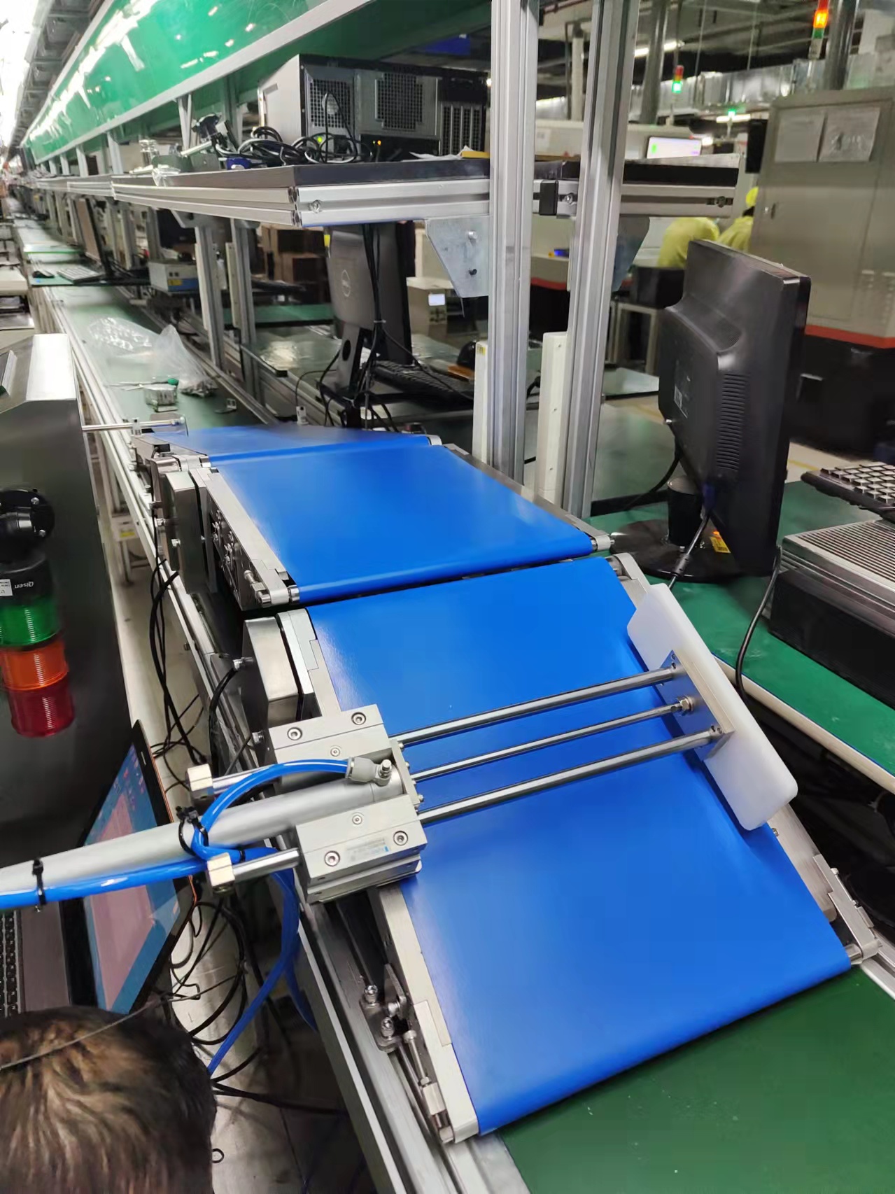 電子設(shè)備流水線加裝橋式檢重秤